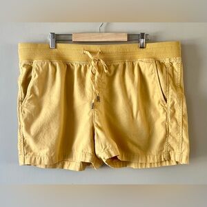Orvis Yellow Women's Shorts-XXL- Pull On- 4" Inseam- Gorpcore-Vacation-Outdoor